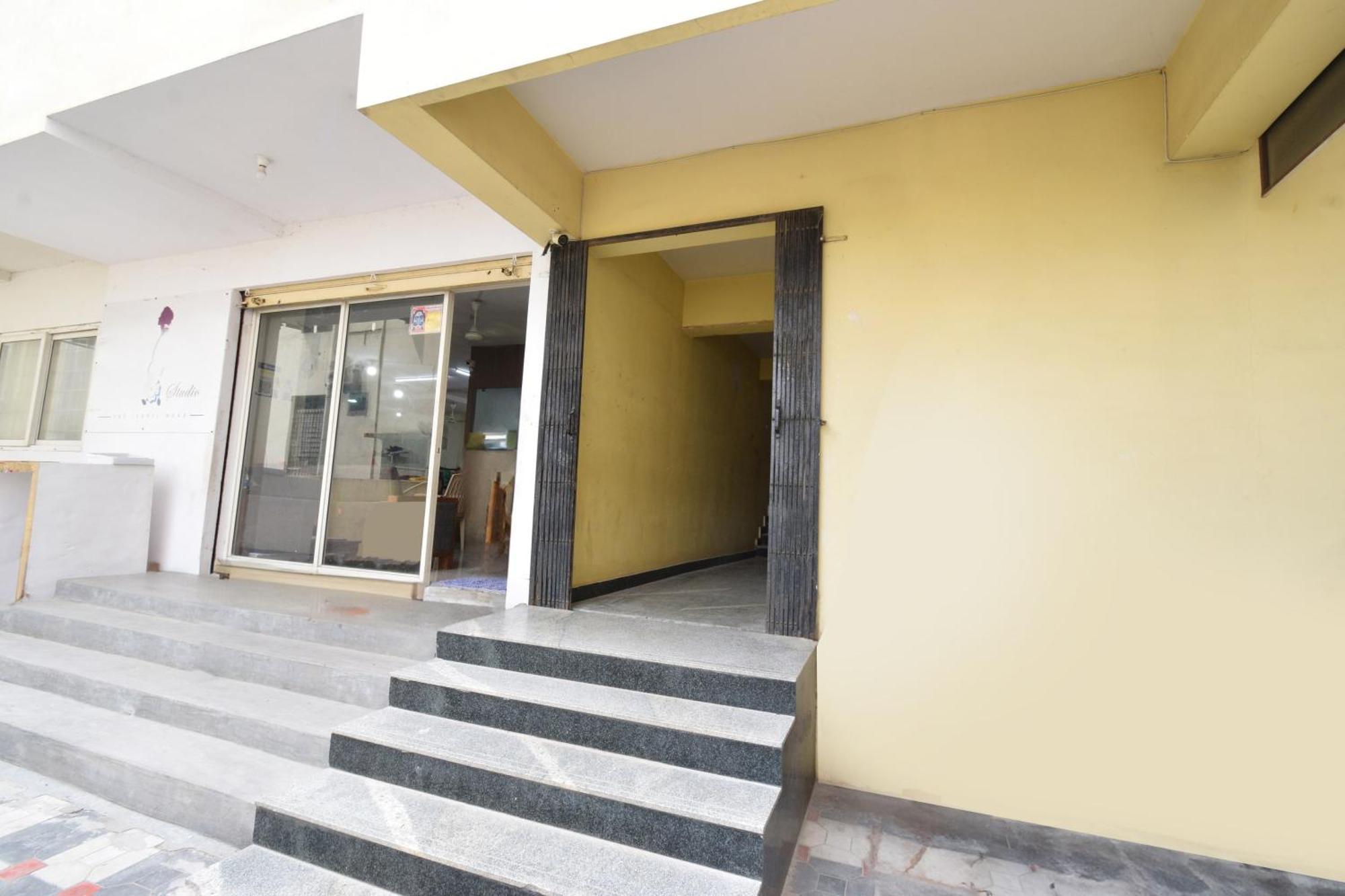 Hotel O Lucky Grand حيدر أباد المظهر الخارجي الصورة